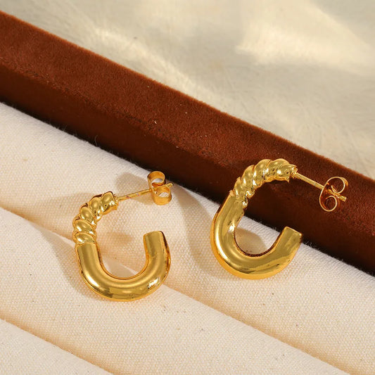 Earrings Golded C-EA004 Shape Figure