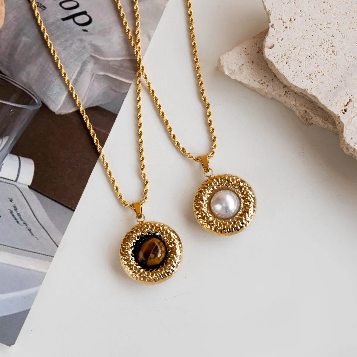 Κολιέ επιχρυσωμένο ατσάλι στρόγγυλο με καφέ-NE175