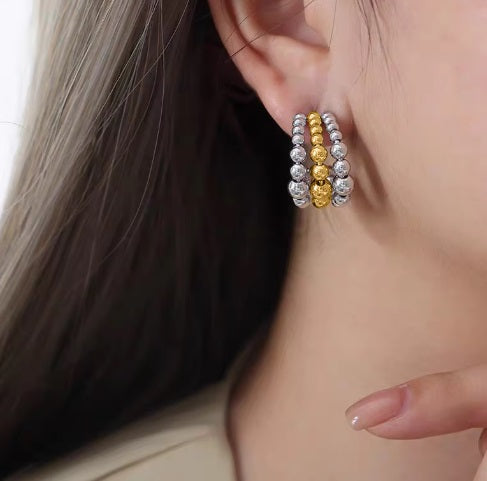 Cercei cerc cu bile din aur argintiu-EA439