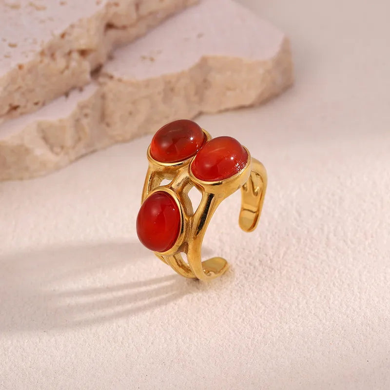 Bague en acier avec pierres de corail - R139