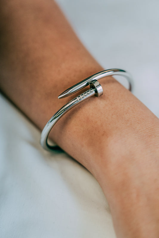 Βραχιόλι χειροπέδα από ατσάλι ασημί- BR005