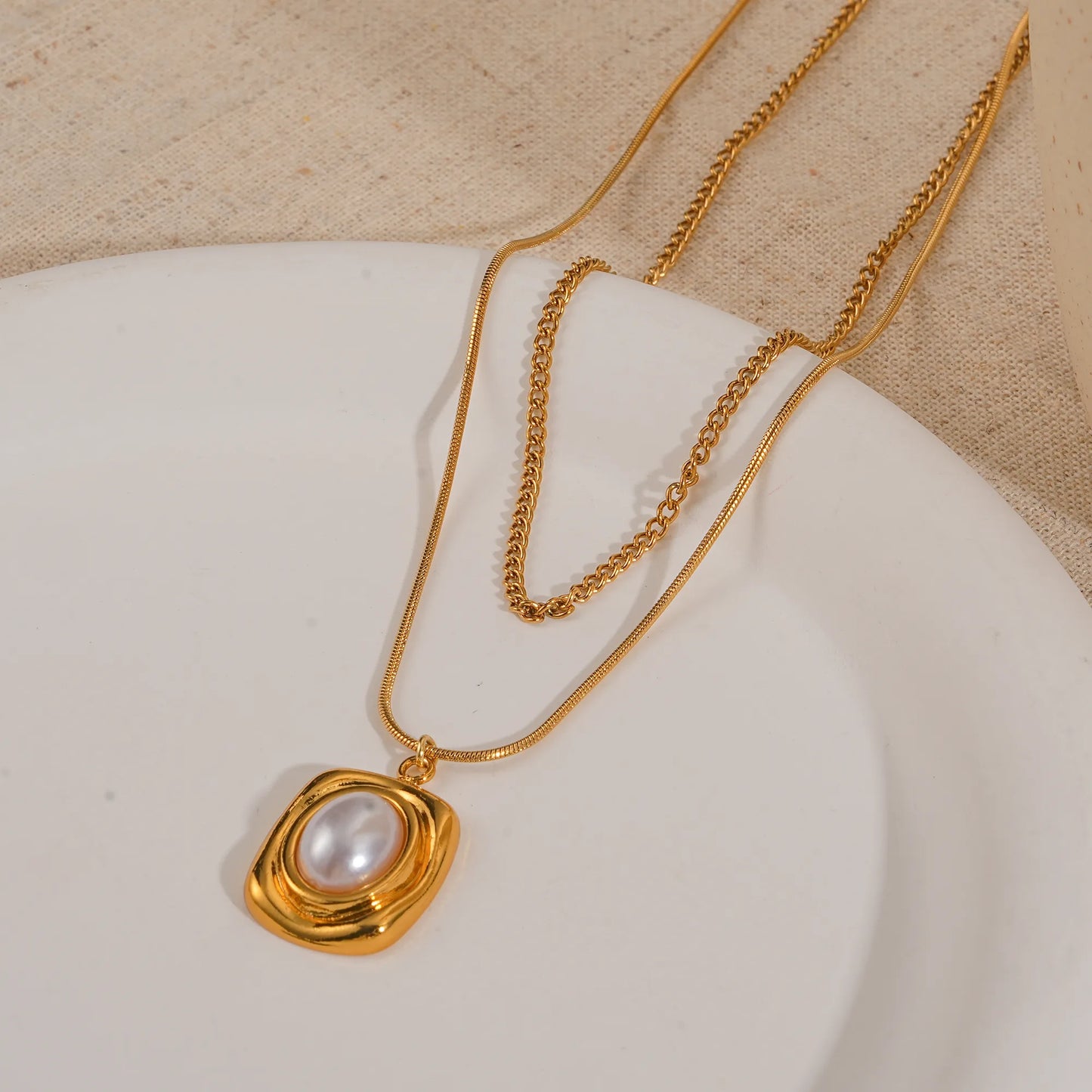 Κολιέ επιχρυσωμένο ατσάλι διπλό με πέρλα-NE439