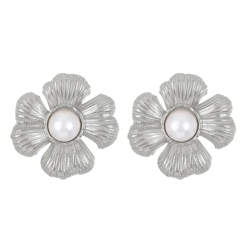 Earrings of steel silver flowers with pearl -ea435