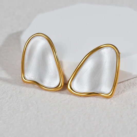 Earrings of flat white -ea641