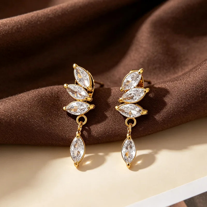 Ohrhänger aus Stahl und Gold mit Zirkonia – EA768