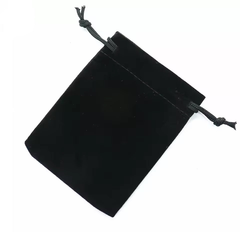 Pugk Velvet Black 8x10 - P008