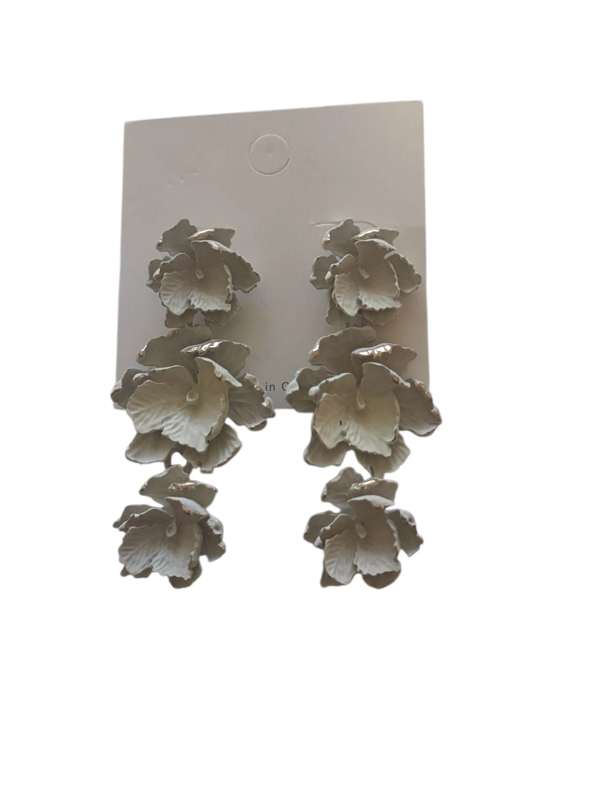 Brass earrings with white flowers - w386