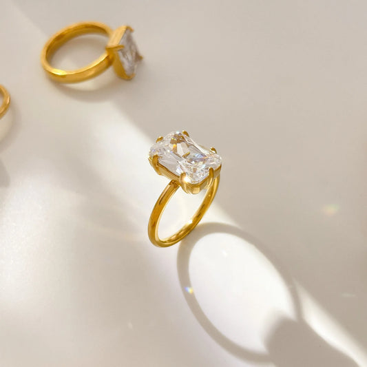 Δαχτυλίδι επιχρυσωμένο ατσάλι με ορθογώνιο zircon-R125