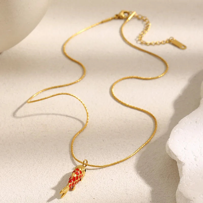 Κολιέ επιχρυσωμένο ατσάλι με κόκκινο ψάρι- NE690