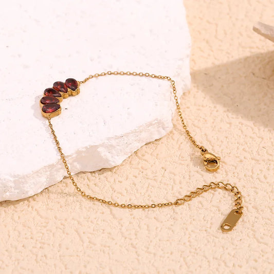 Bracelet en acier avec pierres rouges - W053