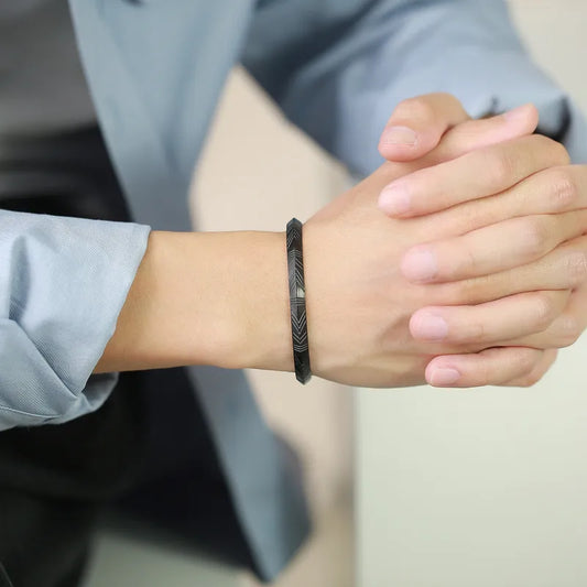 Βραχιόλι μαύρο ατσάλι με μαύρες γραμμές-BR115