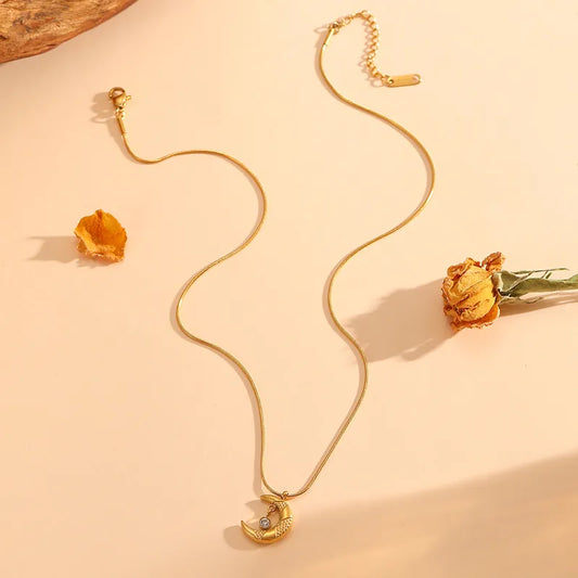 Colier din oțel placat cu aur cu lună și zirconiu-NE114