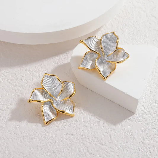 Cercei din oțel argintiu cu flori - EA826