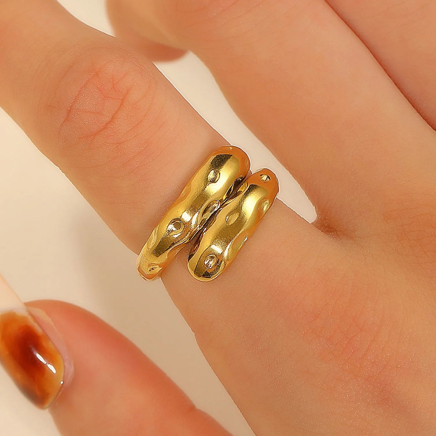 Inel din oțel forjat cu aur-R108