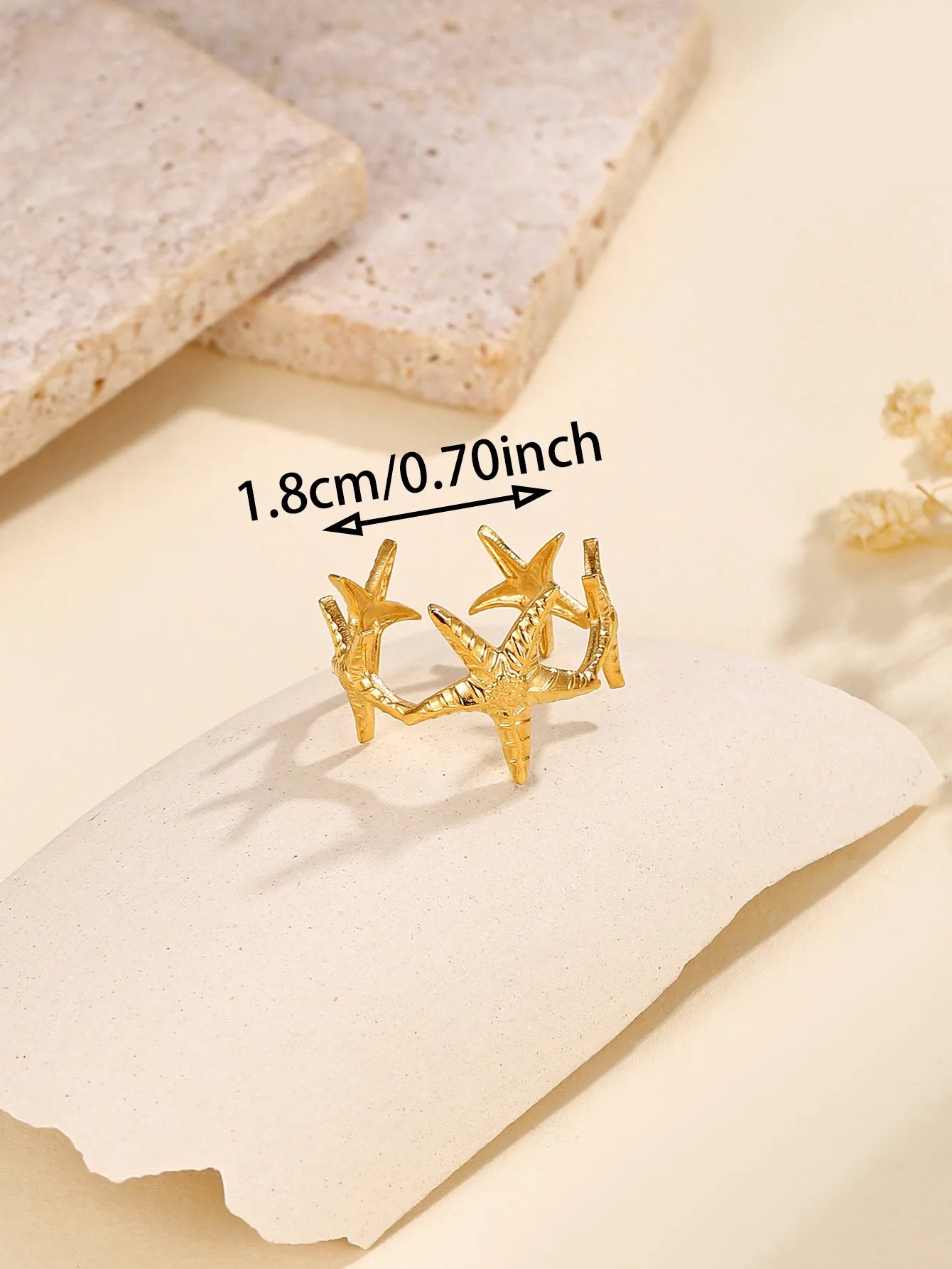 *Ring gold steel with starfish