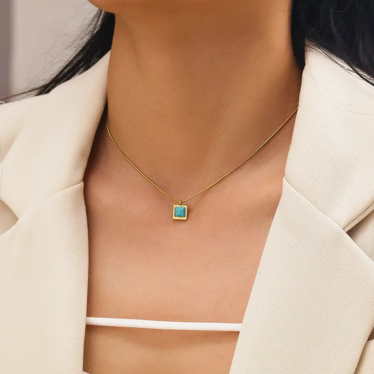 Collier en acier avec pierre bleue - w096