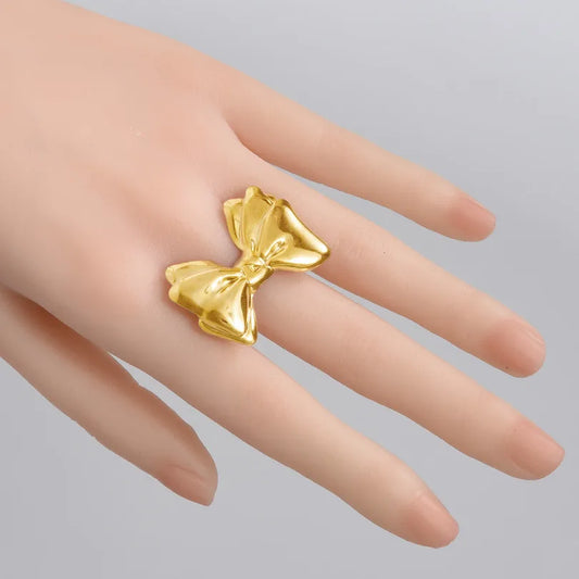 Anel de aço com laço dourado - w060