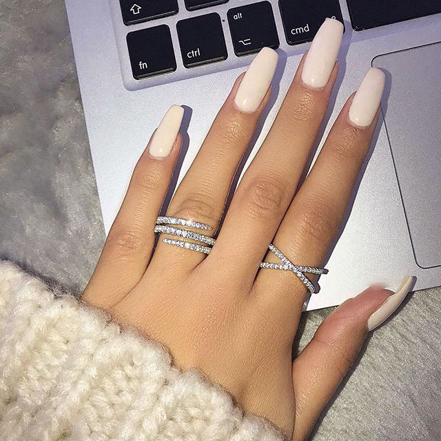 *Ring with three zircon rows - R099