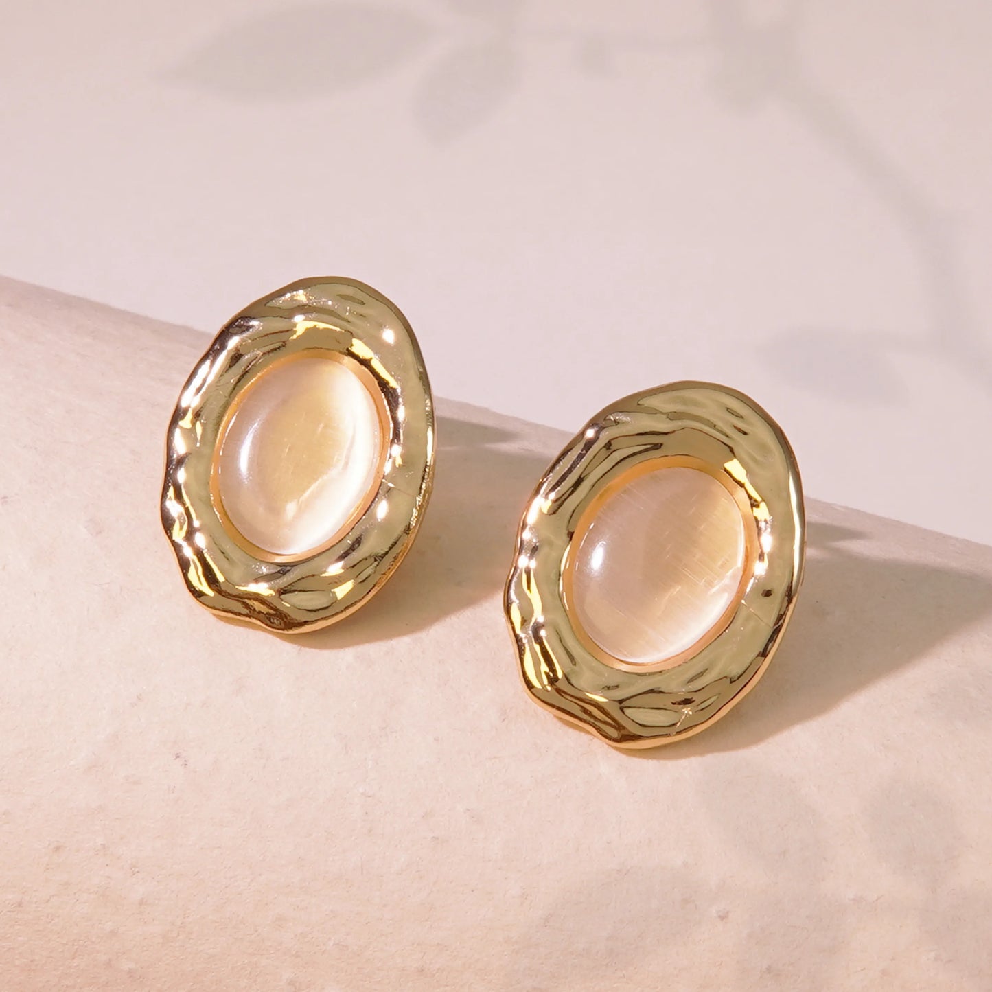 Σκουλαρίκια ατσάλι οβάλ με μπεζ πέτρα-EA321