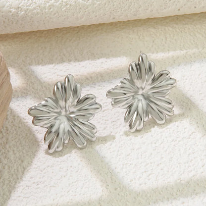 Earrings of steel silver flowers - EA607