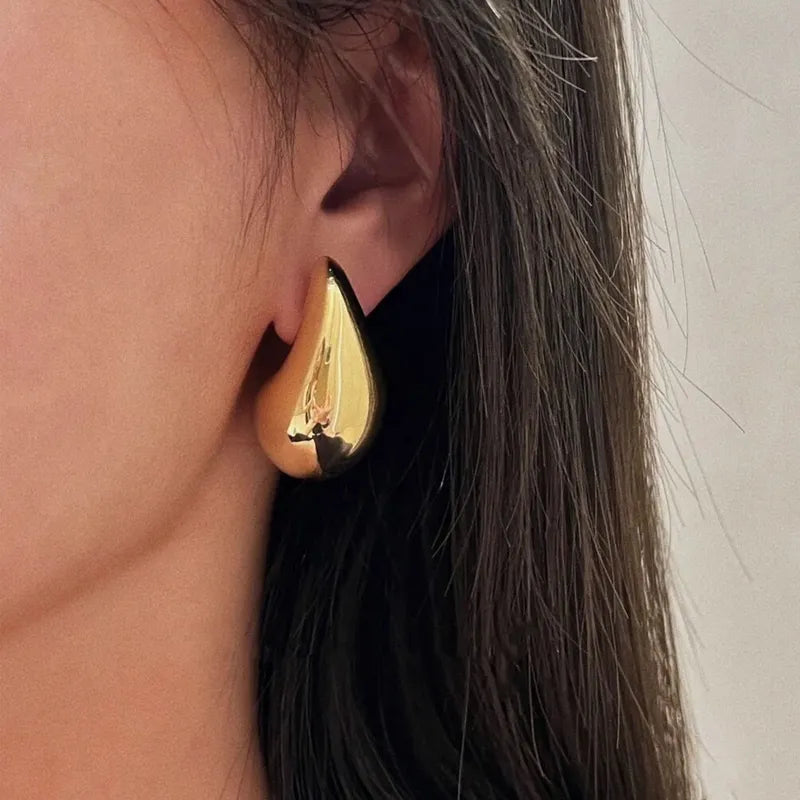 Gold tear drop earrings - ea349