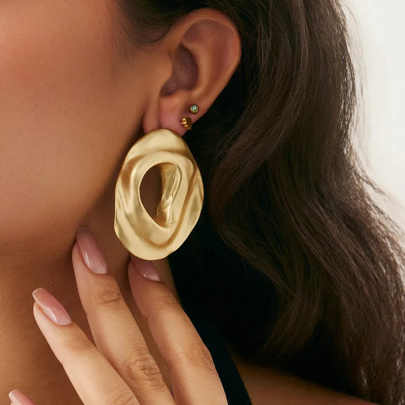 *Σκουλαρίκια επιχρυσωμένο ατσάλι με τρύπα στη μέση-EA632