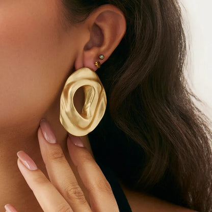 *Σκουλαρίκια επιχρυσωμένο ατσάλι με τρύπα στη μέση-EA632