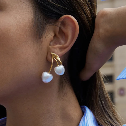 Σκουλαρίκια ατσάλι με λευκά κεράσια -EA755