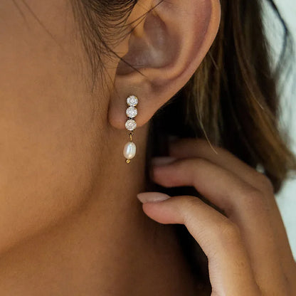 Σκουλαρίκια επιχρυσωμένο ατσάλι με 3 zircon και πέρλα-EA357