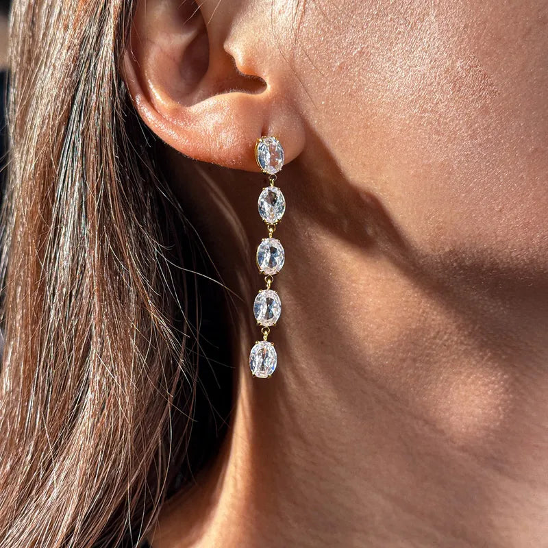 Cercei lungi din oțel placat cu aur cu zircon-EA486