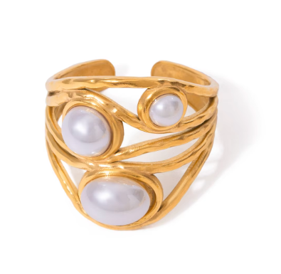 Ring Gold Plum with three pearls-r227