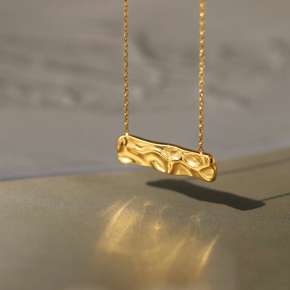 Colier din oțel lingot de aur-NE020