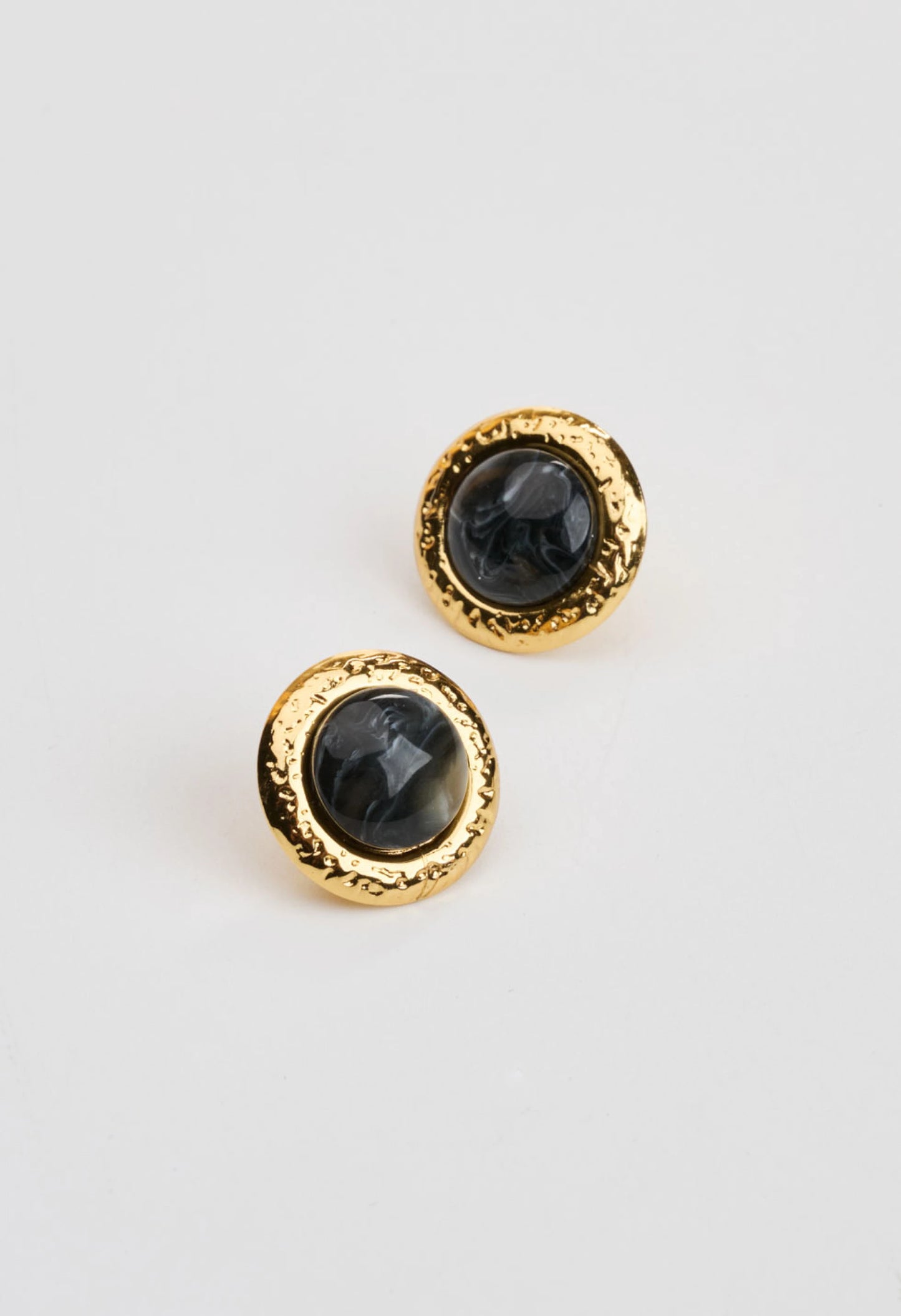 Earrings gold-plated black round with gold frame-EA056