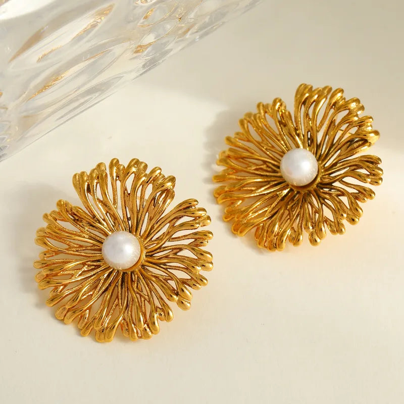 Earrings gilded steel flowers with small pearl-ea592