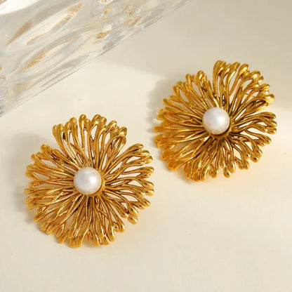 Earrings gilded steel flowers with small pearl-ea592