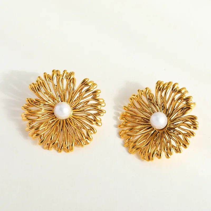 Earrings gilded steel flowers with small pearl-ea592