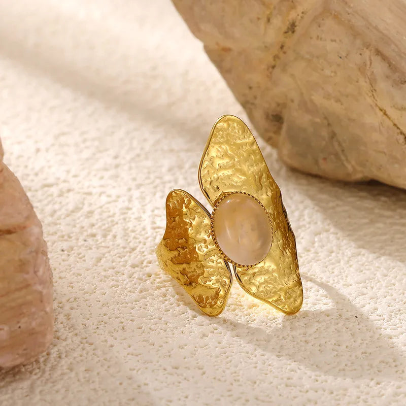 Δαχτυλίδι ατσάλινο χρυσό με μπεζ πέτρα- R292