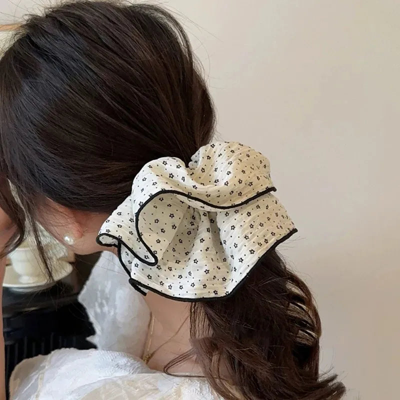 Elastic scrunchie alb cu floricele - HA069