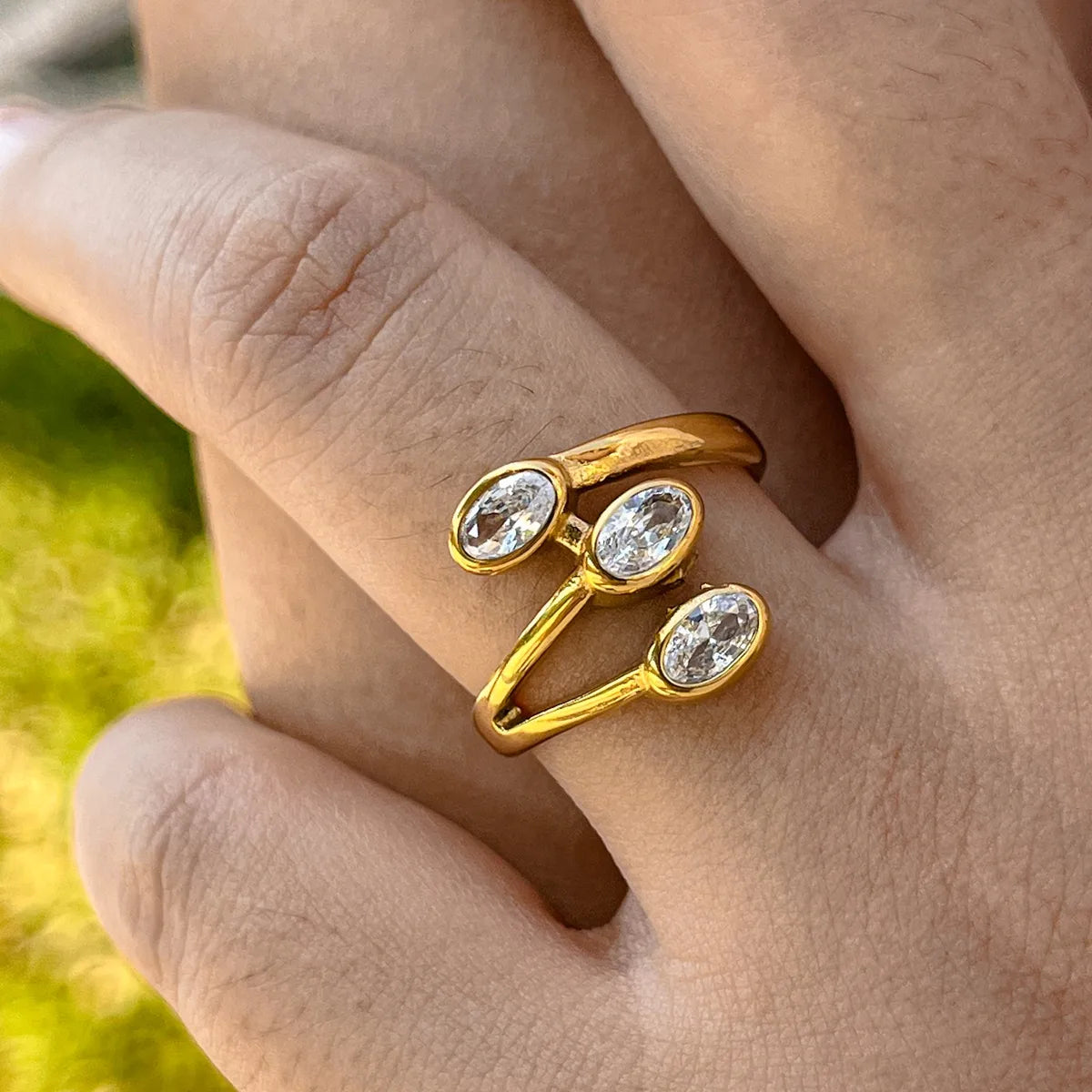 Δαχτυλίδι επιχρυσωμένο ατσάλι με τριπλό zircon-R262