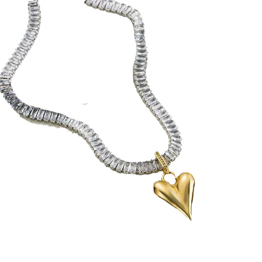 Necklace with gold heart surrounded by zircon-NE413