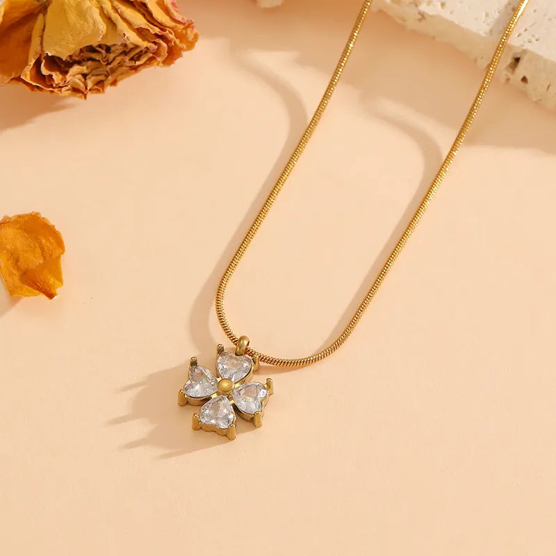 Colier cruce din oțel placat cu aur-NE104