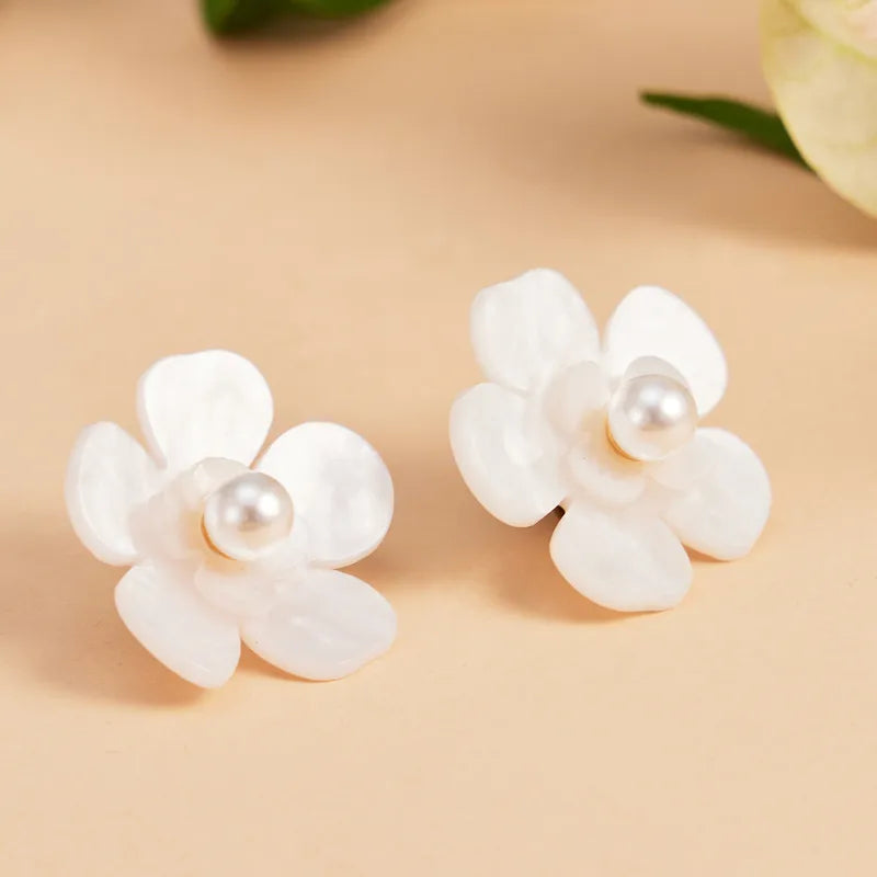 Steel earrings with white resin hearts - EA030