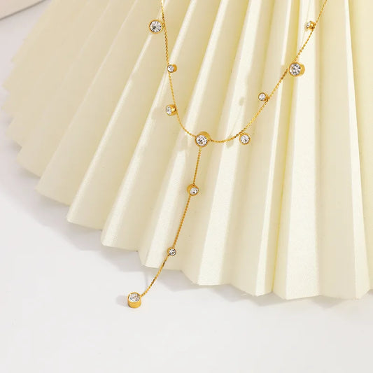 Colier din otel placat cu aur cu strasuri-NE423