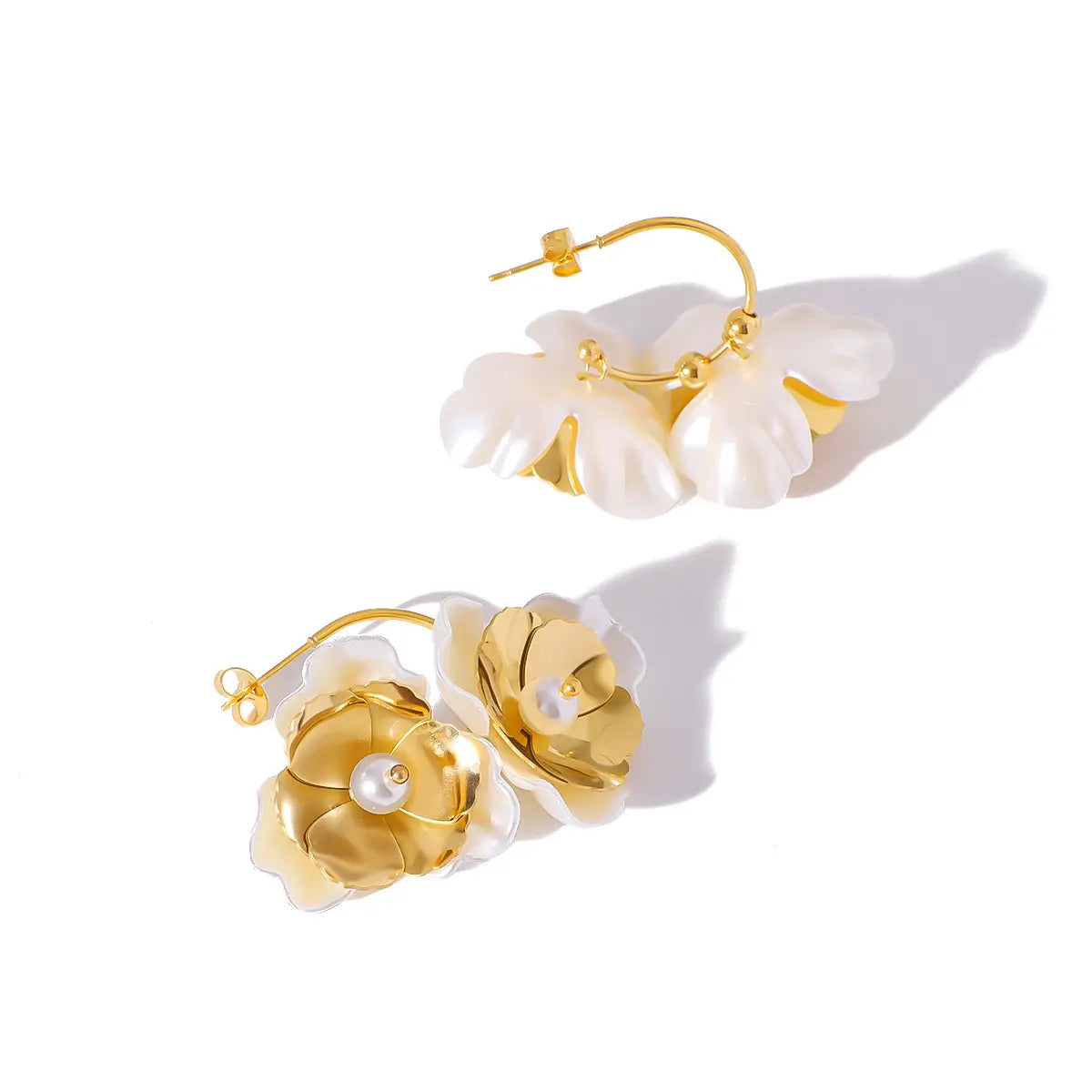 Gold earrings of white petals - EA165