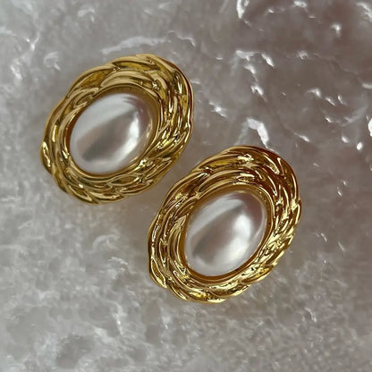 Pendientes ovalados de oro con perla - EA311