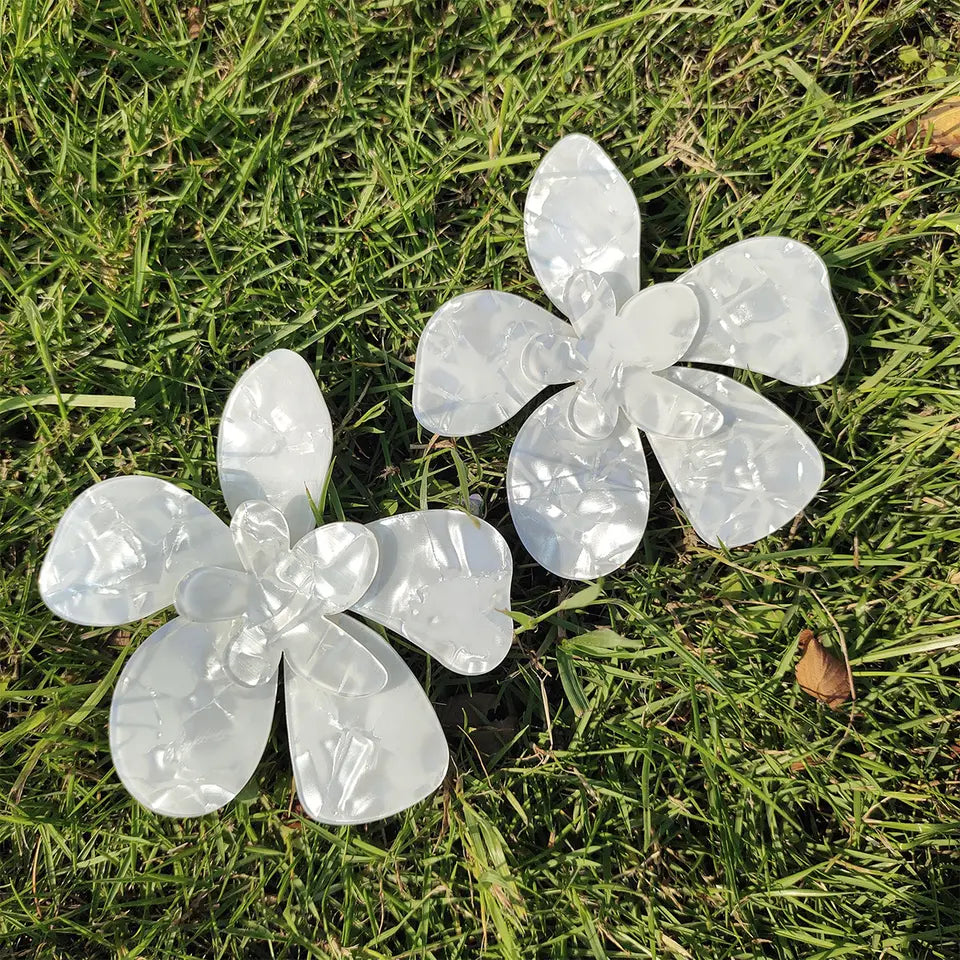 Earrings white big flowers - ea317