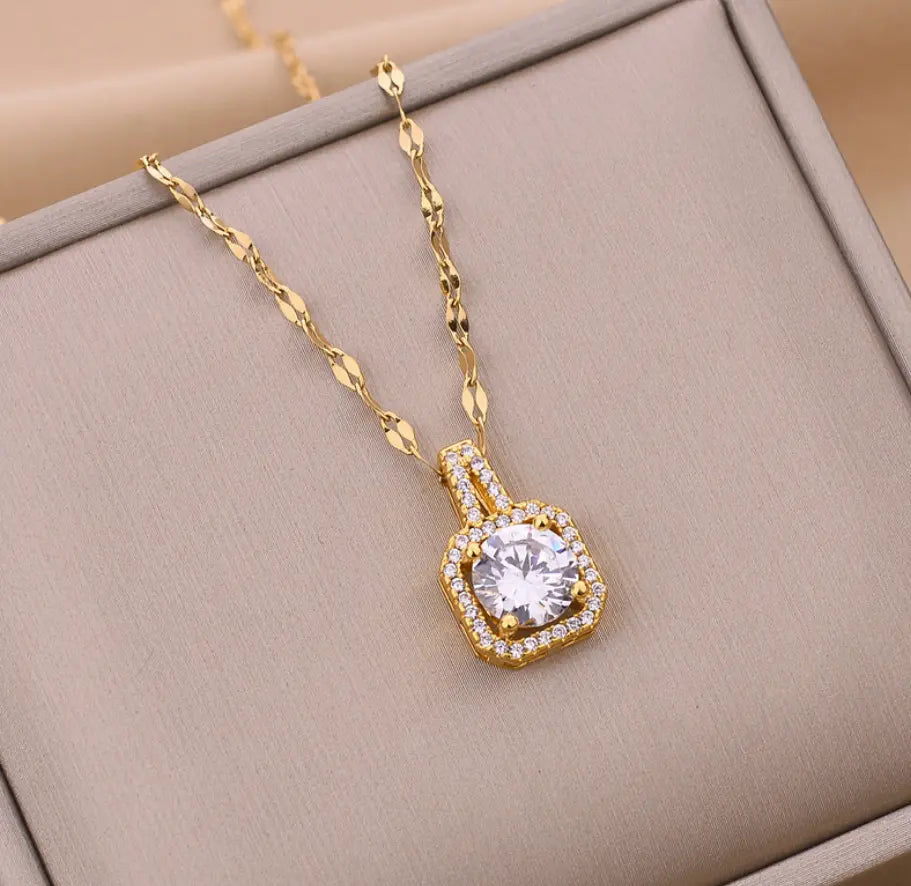 Pendant necklace with gems - ne165