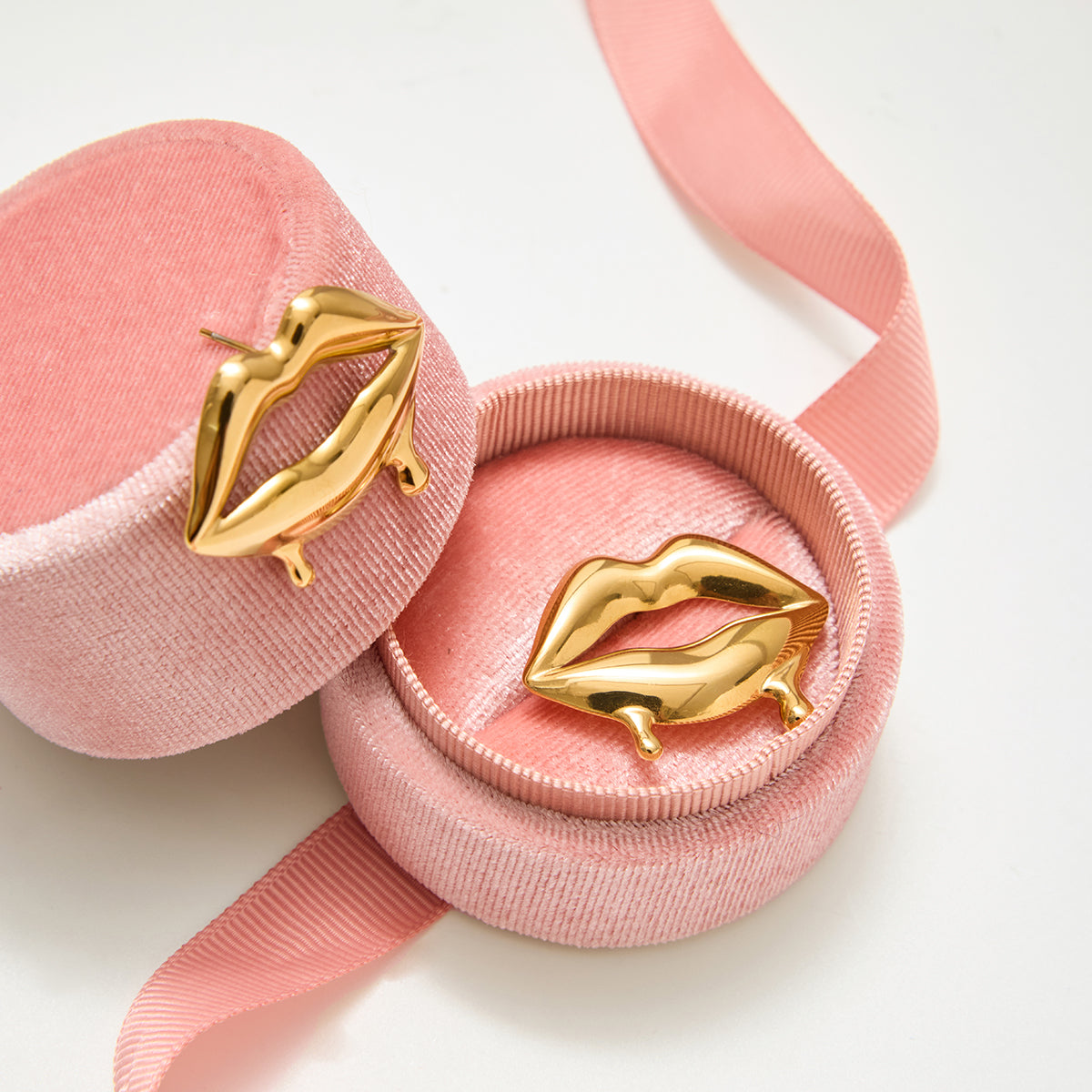 Σκουλαρίκια επιχρυσωμένο ατσάλι με χείλια-EA614