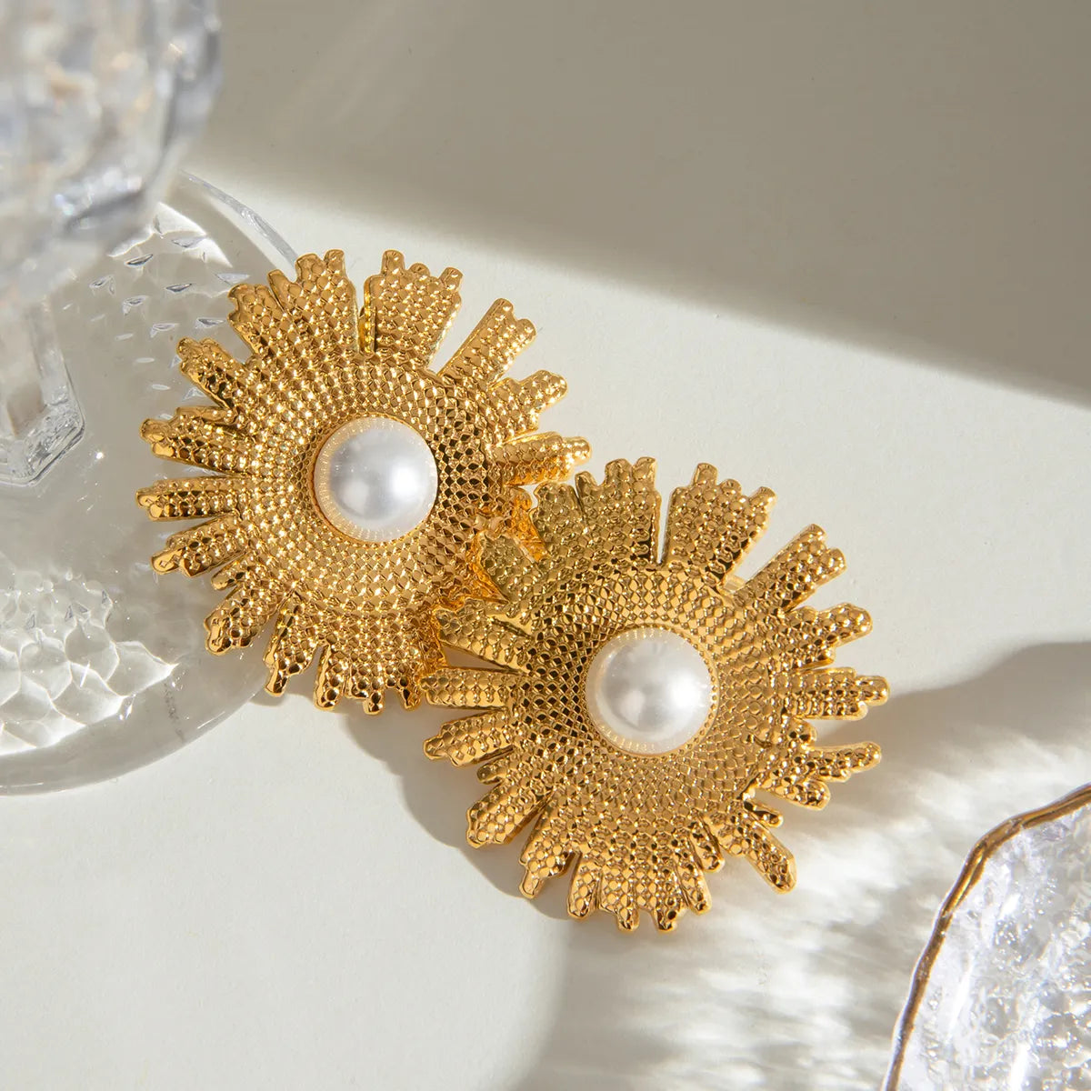 Σκουλαρίκια ορειχάλκινα με πέρλα - w105