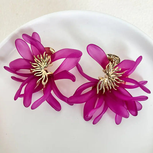 Skoulas'ya with fuchsia petals - w164